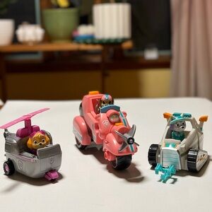Paw Patrol Rescue Vehicle Lot- Sky, Liberty, & Everest